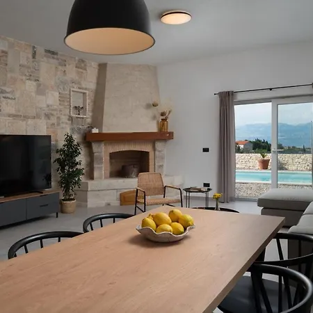 New! Stone Olim Civitas With 3 Bedrooms, Private Pool, And Sea Views Villa Skrip