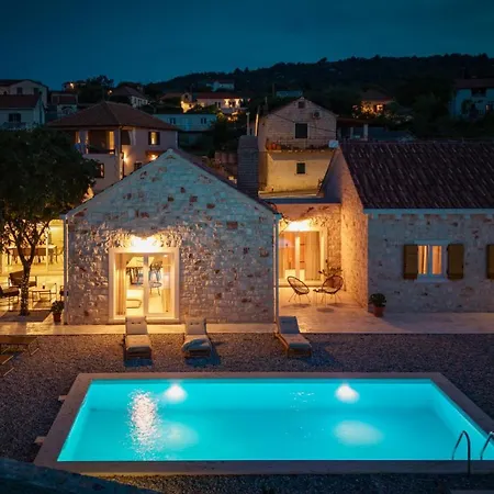 Villa New! Stone Olim Civitas With 3 Bedrooms, Private Pool, And Sea Views *