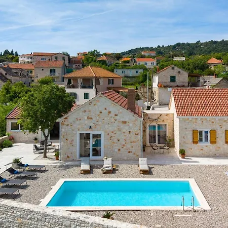 New! Stone Olim Civitas With 3 Bedrooms, Private Pool, And Sea Views *