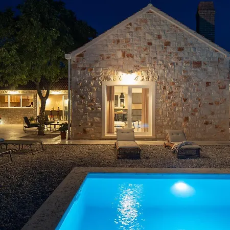 New! Stone Olim Civitas With 3 Bedrooms, Private Pool, And Sea Views *