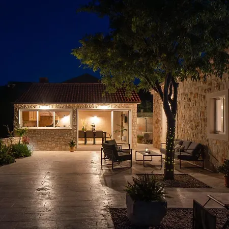 New! Stone Olim Civitas With 3 Bedrooms, Private Pool, And Sea Views