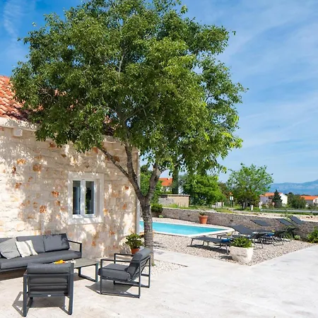 New! Stone Olim Civitas With 3 Bedrooms, Private Pool, And Sea Views *