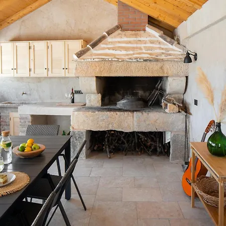 New! Stone Olim Civitas With 3 Bedrooms, Private Pool, And Sea Views Villa Skrip