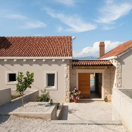 New! Stone Olim Civitas With 3 Bedrooms, Private Pool, And Sea Views *